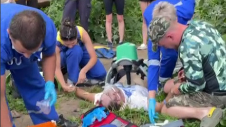 Очевидица рассказала, как пытались спасти разбившегося на Айских притесах туриста. Видео