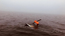 Упал в озеро: публикуем кадры с места крушения вертолета рядом с границей Поморья