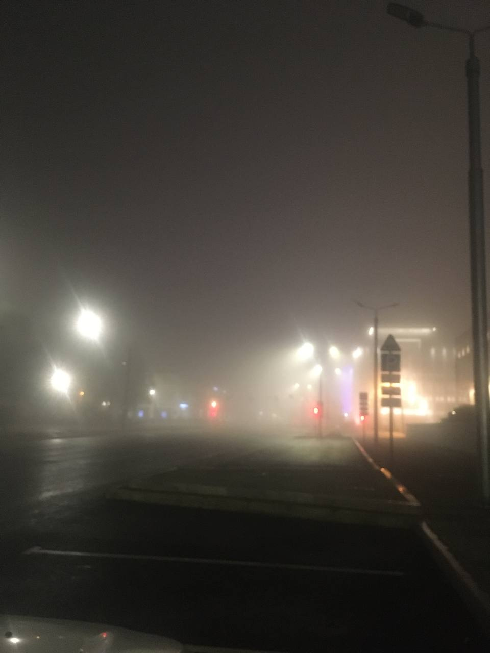 Раиль Шагаилов, приславший нам это фото, один из первых застал туман — почти ночью