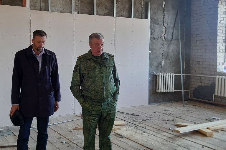 Депутат Гурулев проверил школу-долгострой в Забайкалье: «Контракт с подрядчиком нужно расторгать»