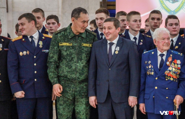 Экс-глава волгоградского <nobr class="_">СУ СК России</nobr> на официальном мероприятии вместе с губернатором