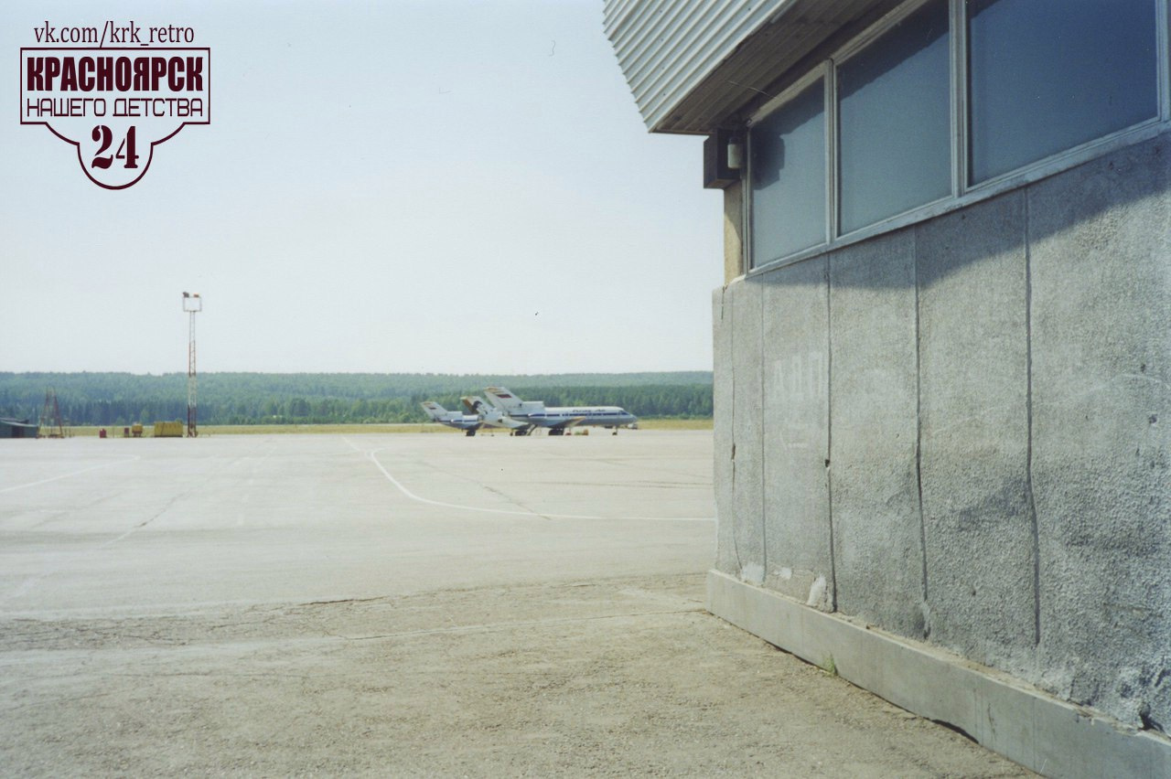 Аэропорт в 1998 году Аэропорт в 1998 году