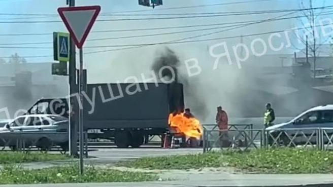 Медики сообщили о состоянии обгоревшего в Ярославле дорожного рабочего