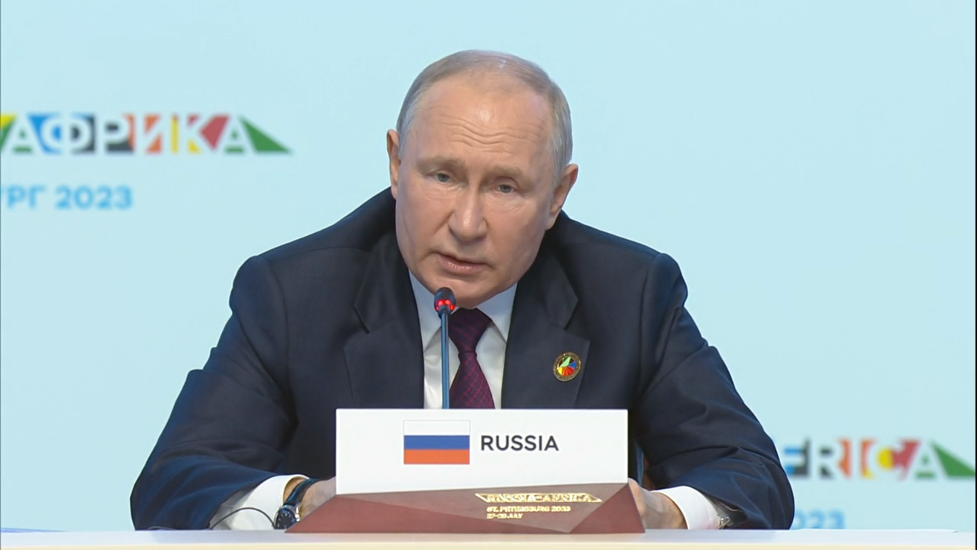 По словам Путина, Россия готова к переговорам, но не может «навязывать их»