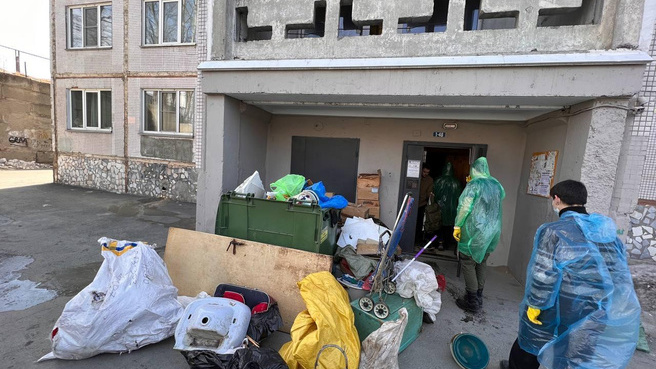 «Я продаю даже откровенный хлам»: новосибирцы — о том, почему они не выбрасывают старье и запасаются продуктами