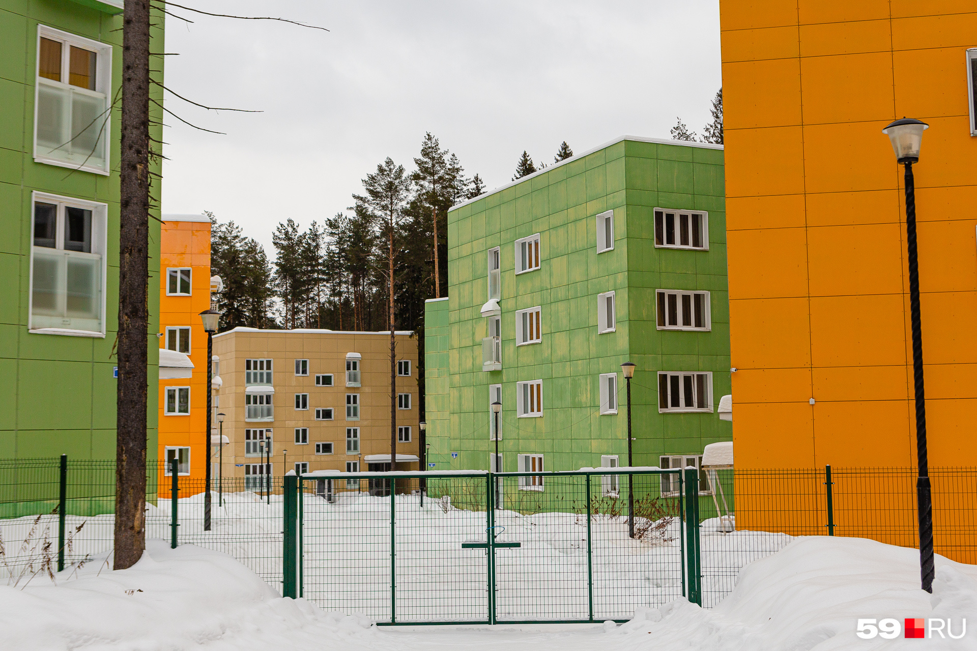 Одно из узнаваемых мест Студгородка — новые общежития-кубики Пермского политеха Одно из узнаваемых мест Студгородка — новые общежития-кубики Пермского политеха