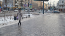 Тотальное скольжение: Новосибирск сковал гололёд — 10 фото с улиц мегаполиса