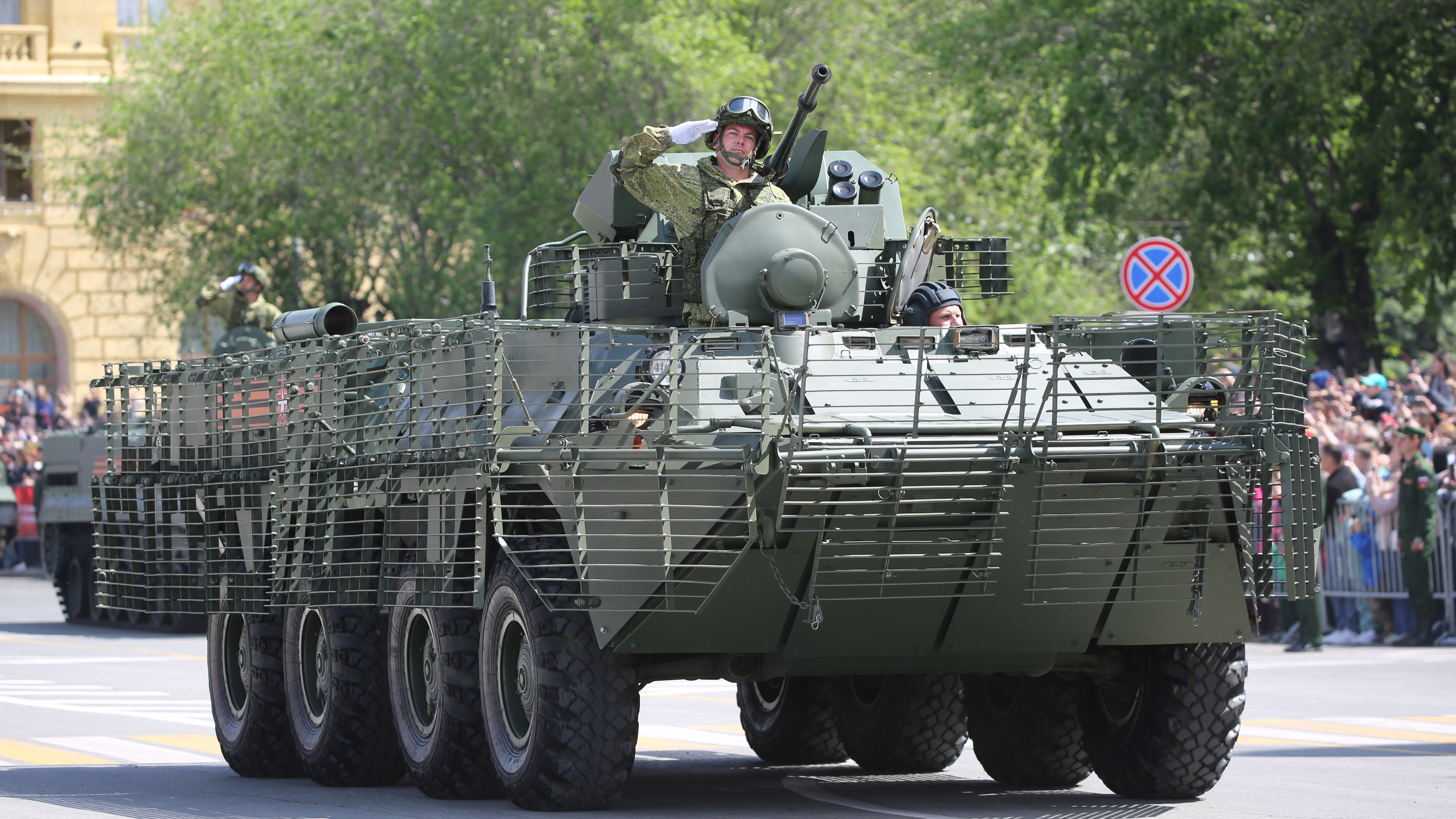 В Волгограде на параде Победы прошло 11 единиц боевой техники. Многие — впервые!