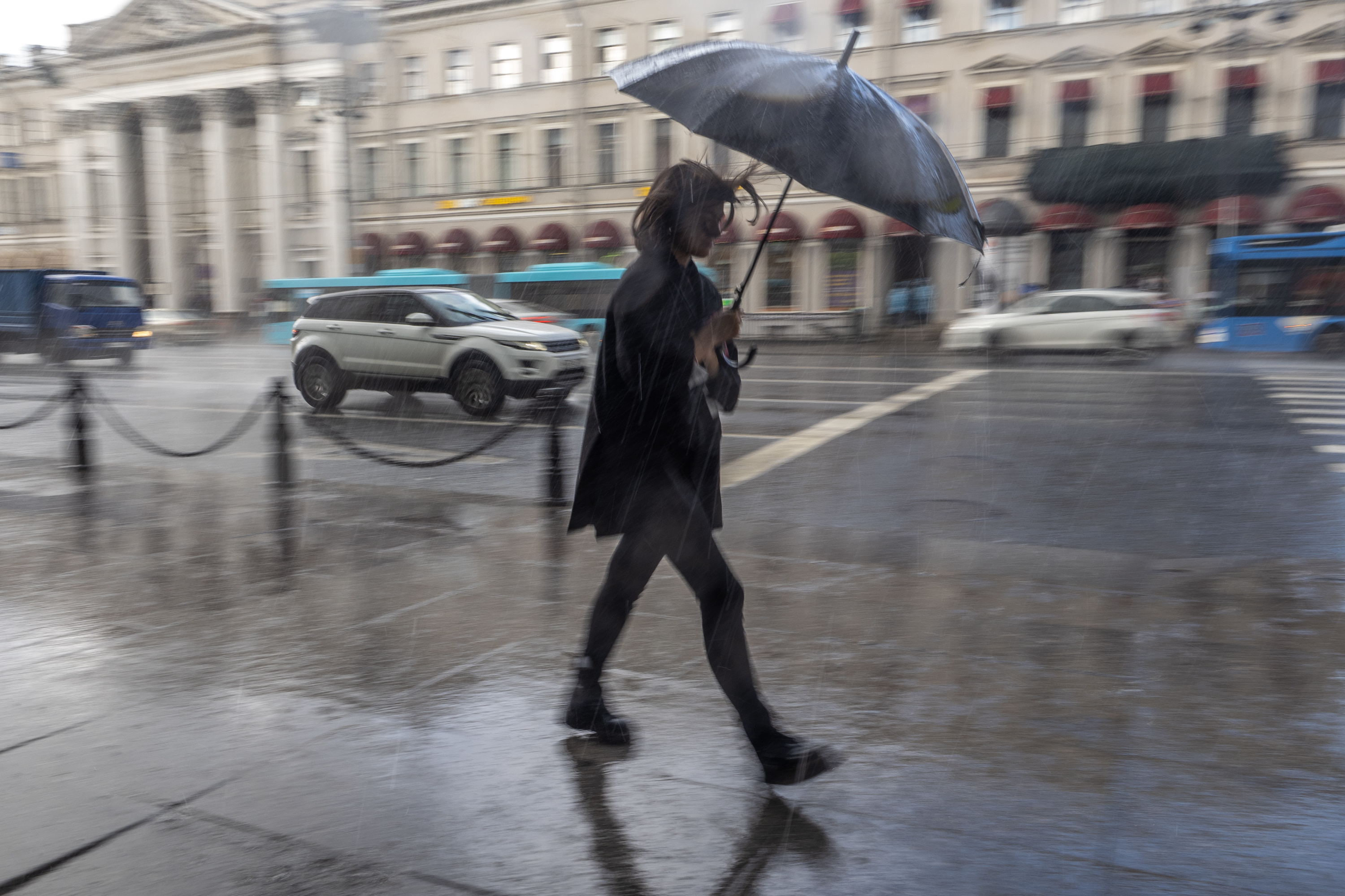 Без дождя не бывает. Питерский дождь. Дождь в Петербурге. Дождь фото. В Петербурге сегодня дожди.