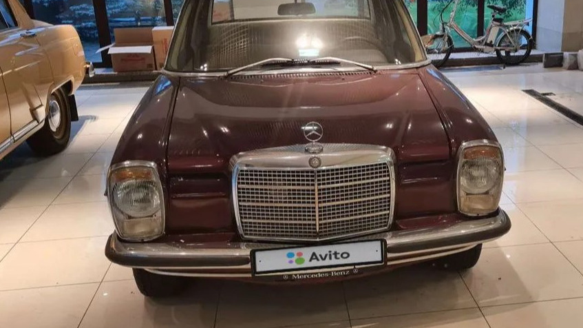 В Екатеринбурге выставили на продажу шикарный Mercedes из частной коллекции бизнесмена