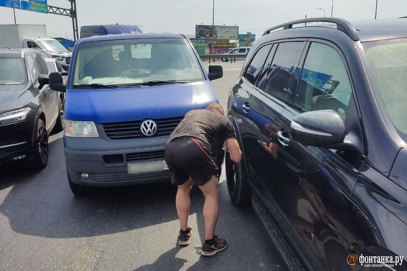 В Петербурге обычное ДТП превратилось в побоище с угрозой пистолетом - 12  июля 2023 - ФОНТАНКА.ру