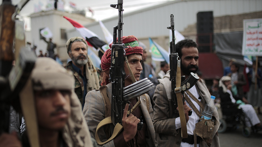 «Партизаны Бога»: кто такие йеменские хуситы и почему их бомбят США и Британия