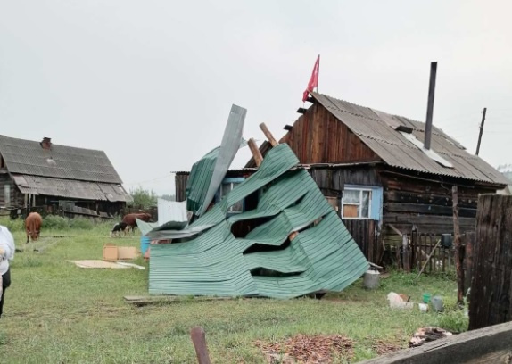 Ураган неожиданно обрушился на село Подволок под Читой