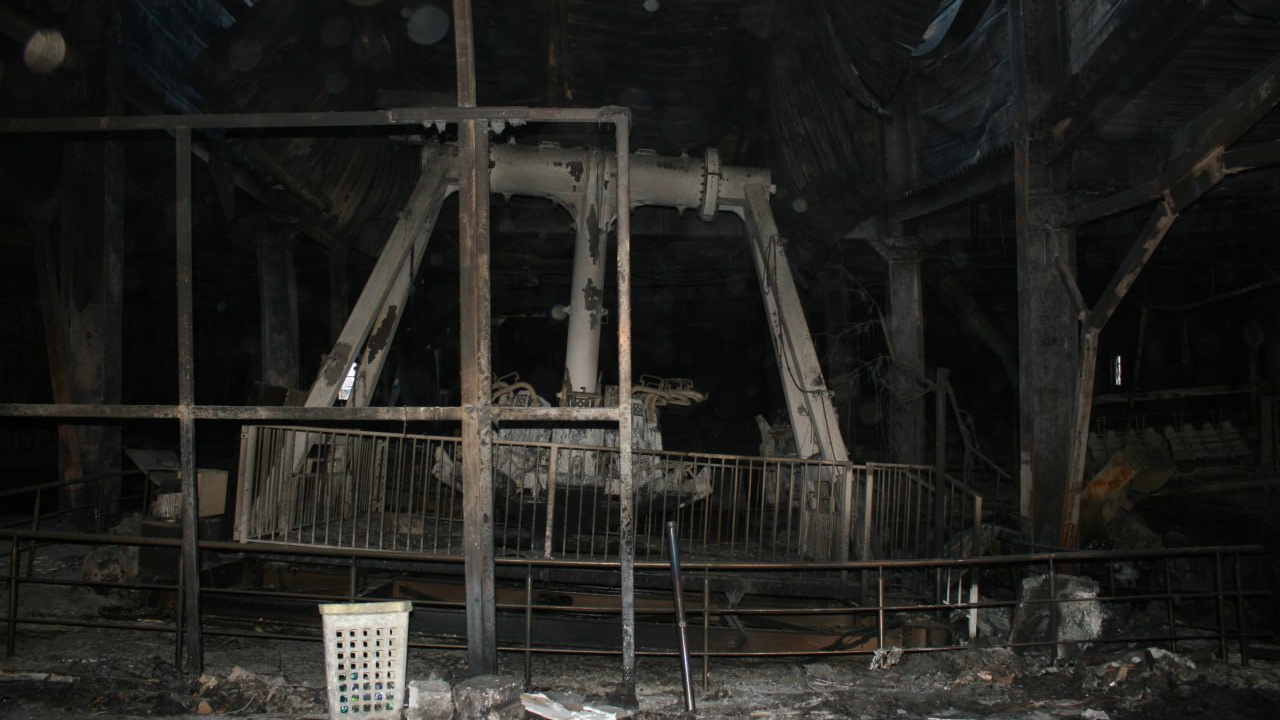 «И сейчас вижу здание, которого нет»: эксклюзивные фото из сгоревшей 6 лет назад кемеровской «Зимней вишни»