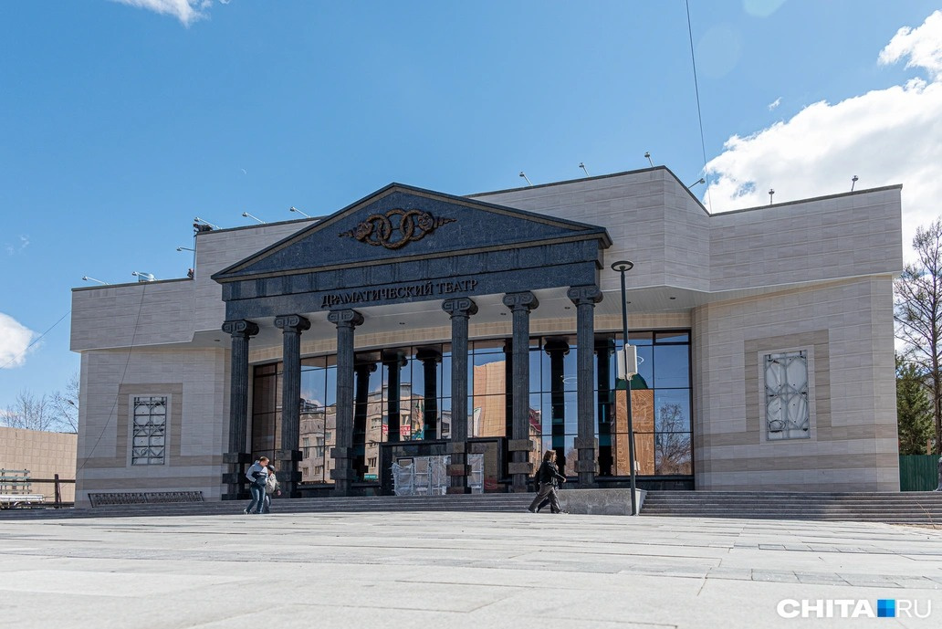 «Мы помним подвиг блокадного Ленинграда»: в драмтеатре прошли разговоры о главном