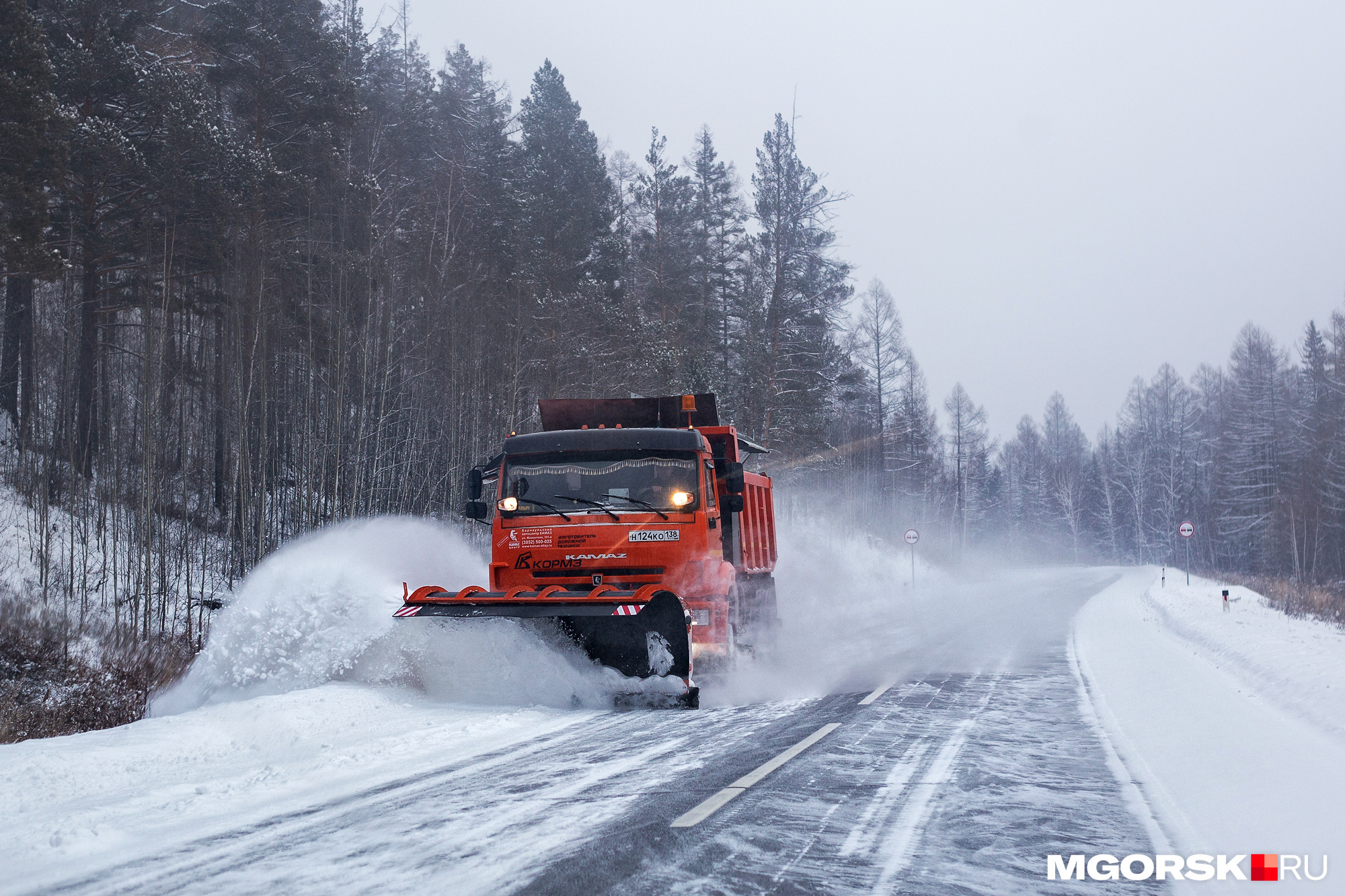 Движение фур ограничили на трассе в Забайкалье из-за снегопада