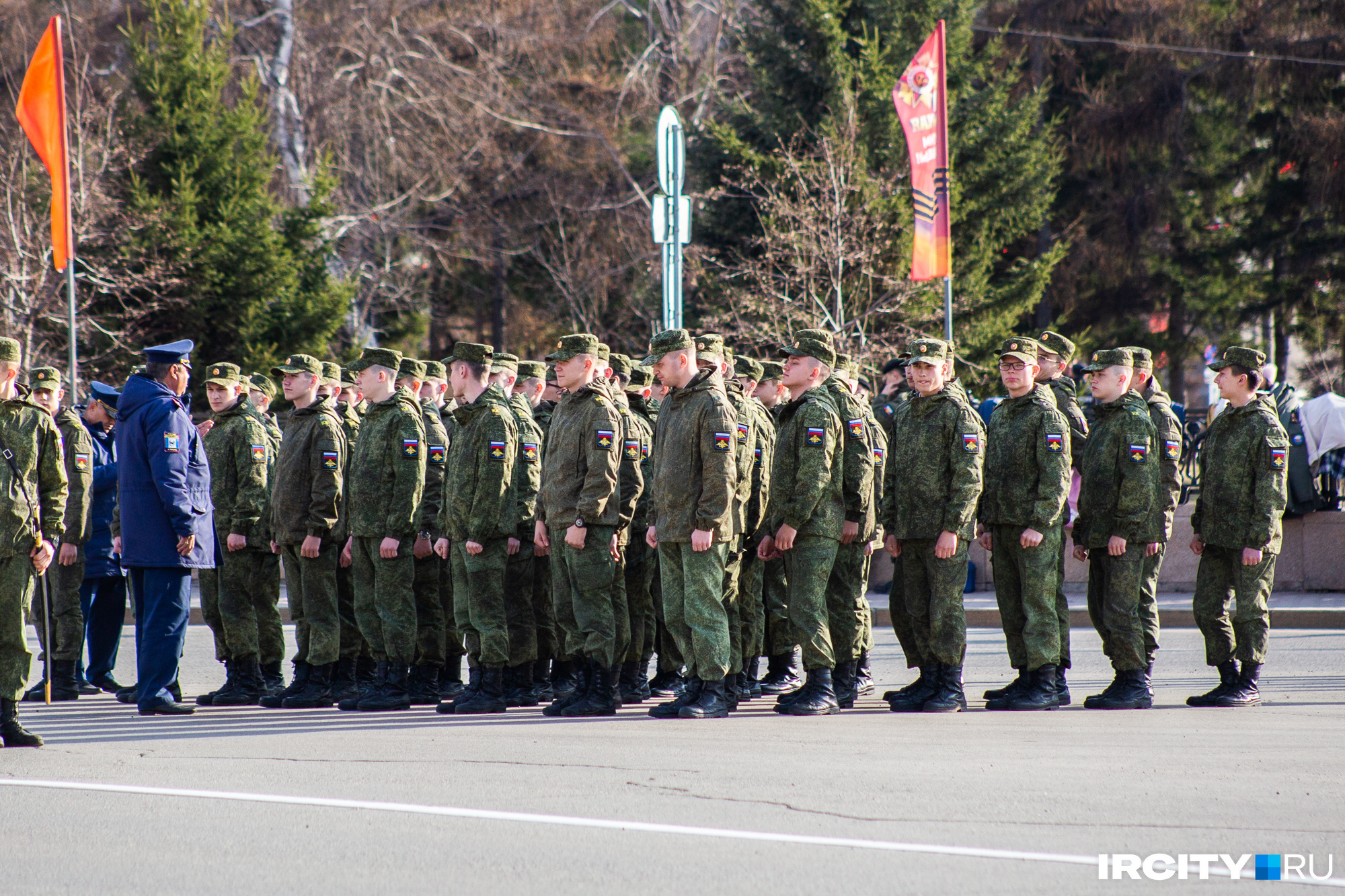 Парад в иркутске 9 мая. Кадетская школа Богданович. Антипиха Чита Военная. Сборный пункт призывников Антипиха Чита. Спартакиада допризывной молодежи.