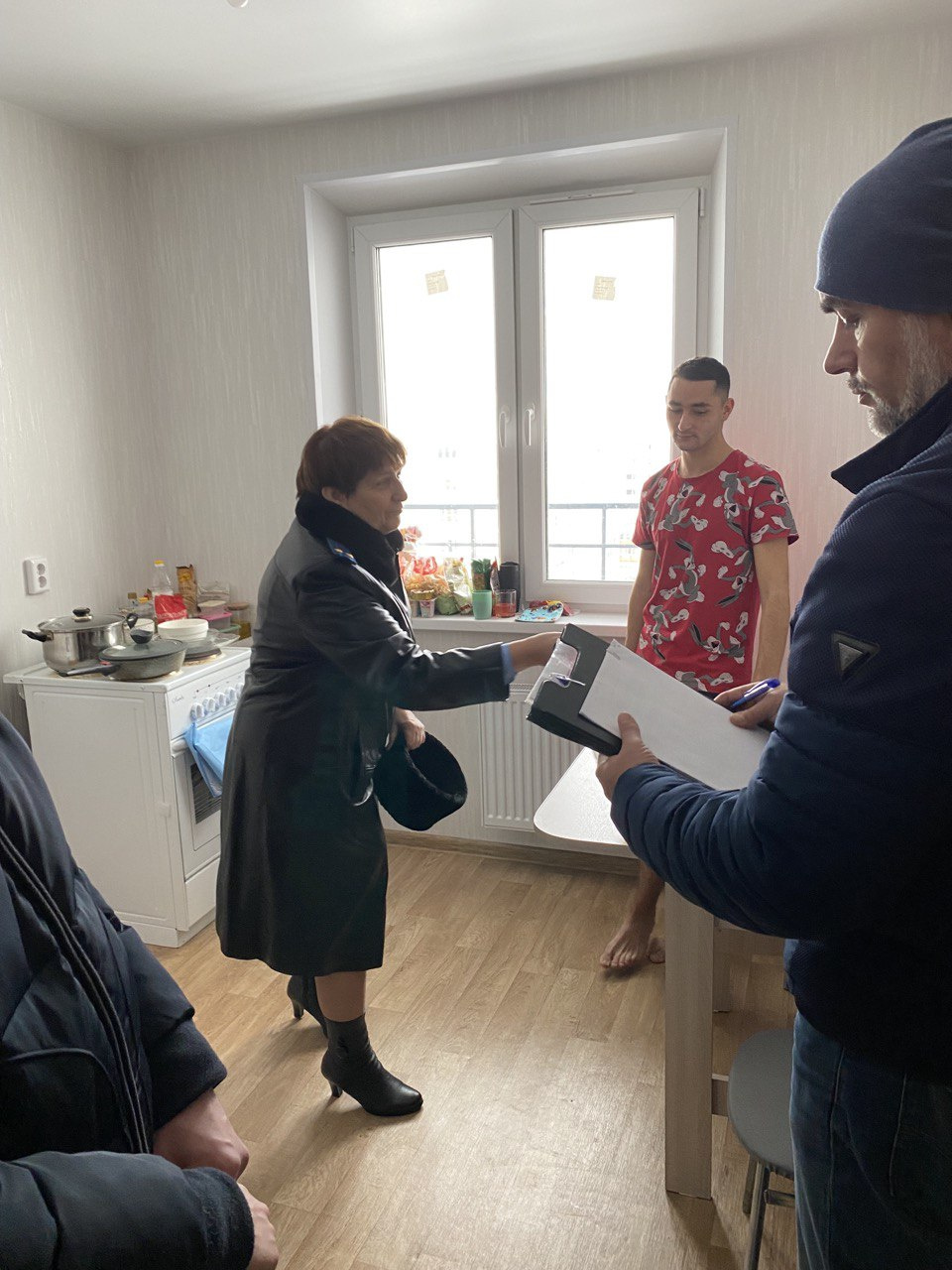 Сироты в новом доме сидят без лифта и горячей воды полгода в Чурилово ...