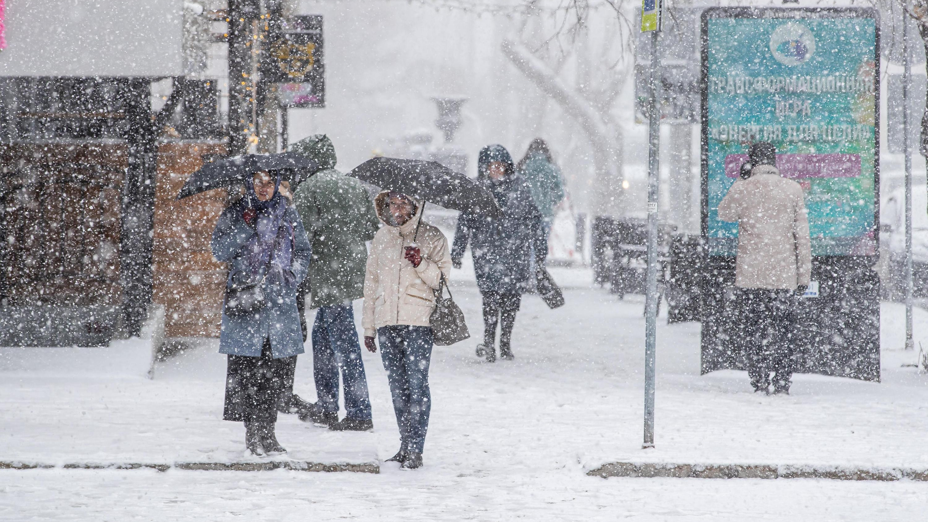 Антициклон разрушается: синоптики предупредили о трехдневном снегопаде в Новосибирске