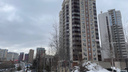 Ушла земля: жители многоэтажки в центре Новосибирска случайно узнали, что проезд к их дому продан, — рядом построят офисы