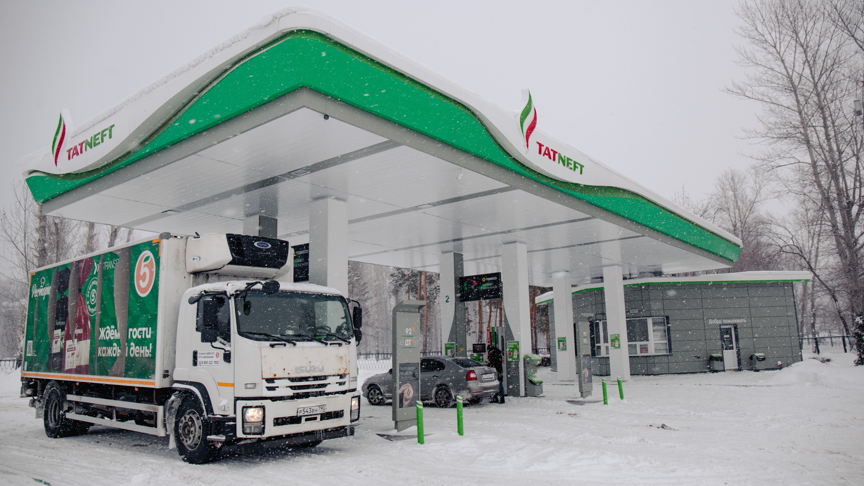 В Казани оказался самый дешевый бензин в ПФО. Смотрим цены в других городах