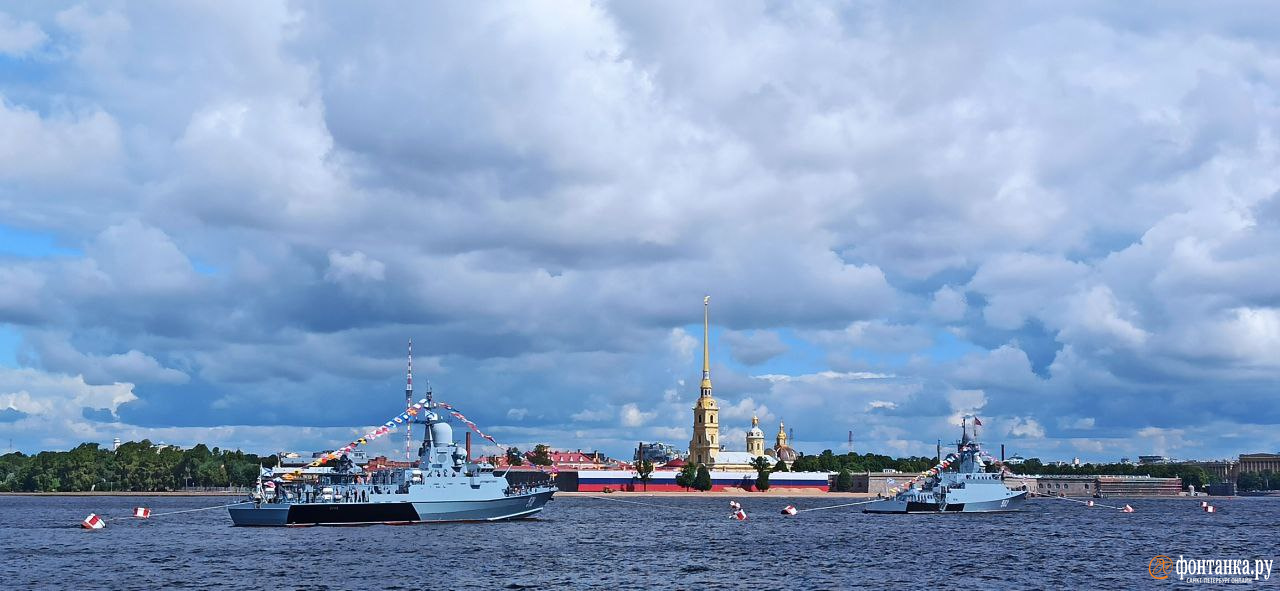 Фото с парада в питере