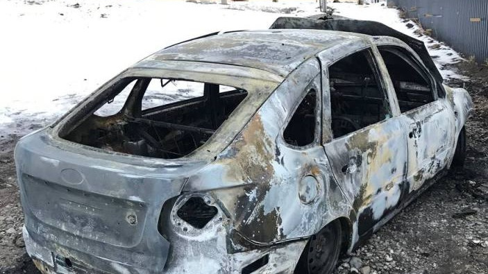 «Полностью выгорела»: новосибирец поджег чужую машину — он согласился помочь другу