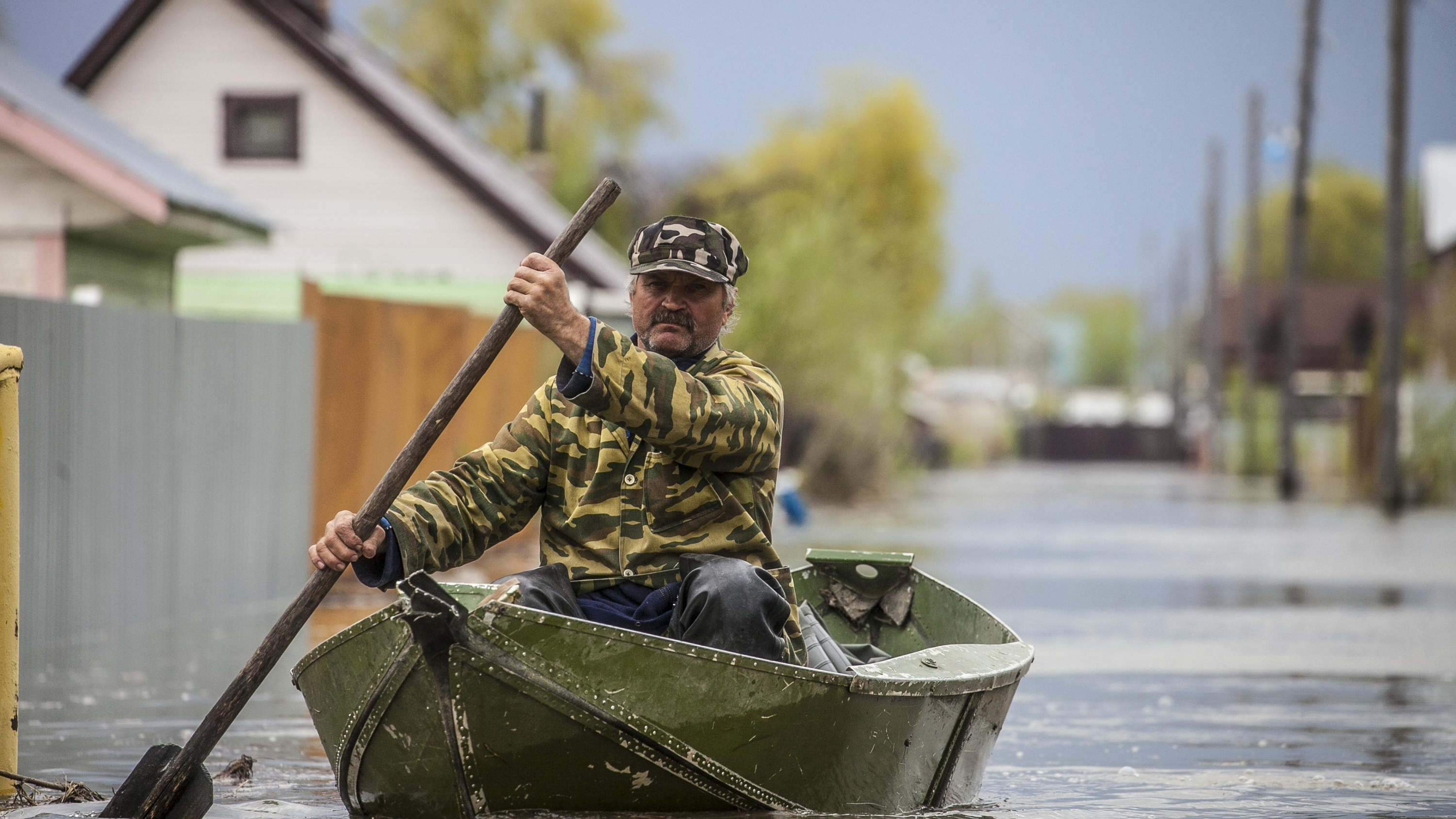 Укреплена дамба, затоплено 60 домов — оперативные данные о паводке в Алтайском крае