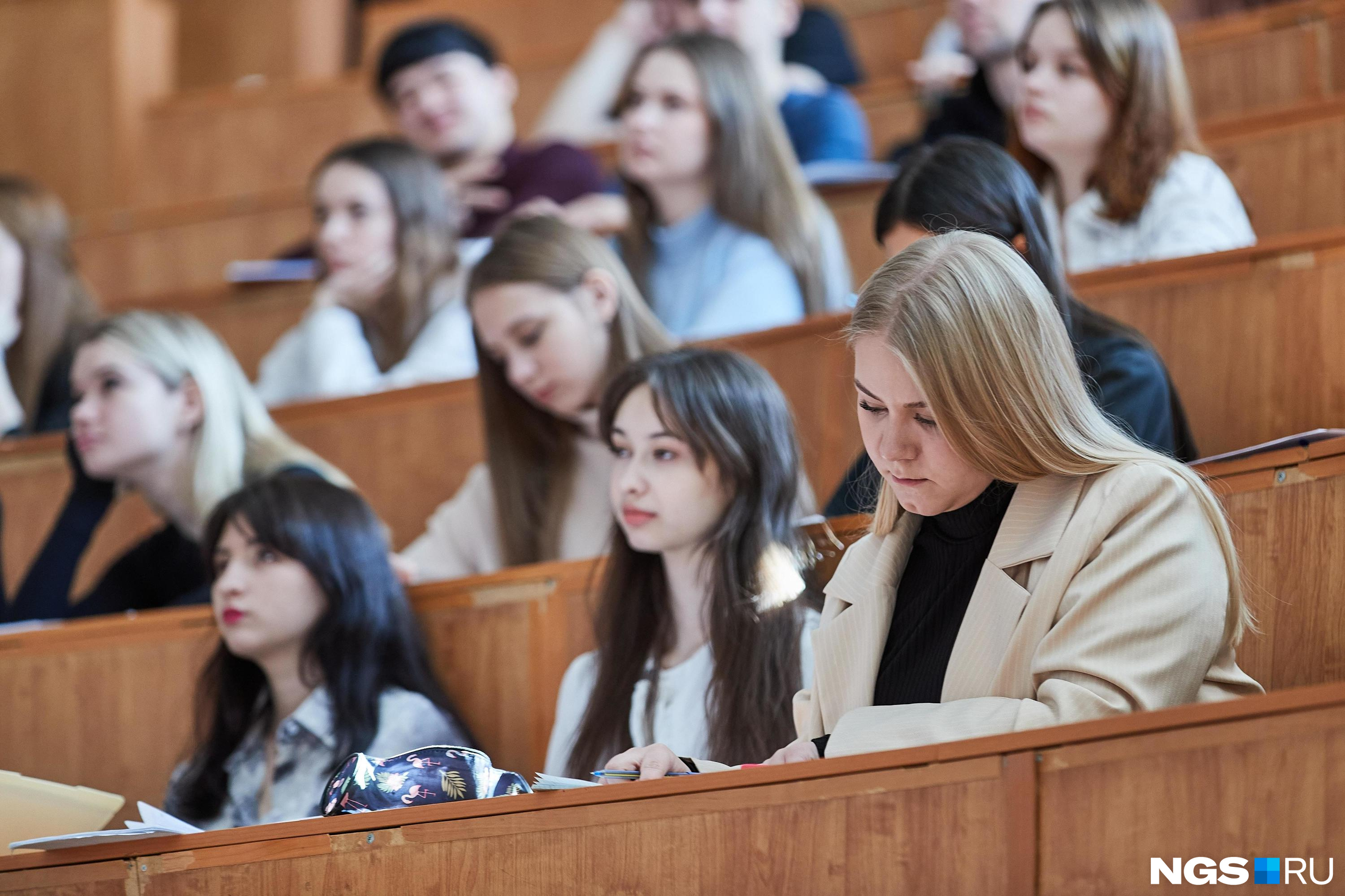 Не только стипендии: какие льготы и выплаты положены студентам в России