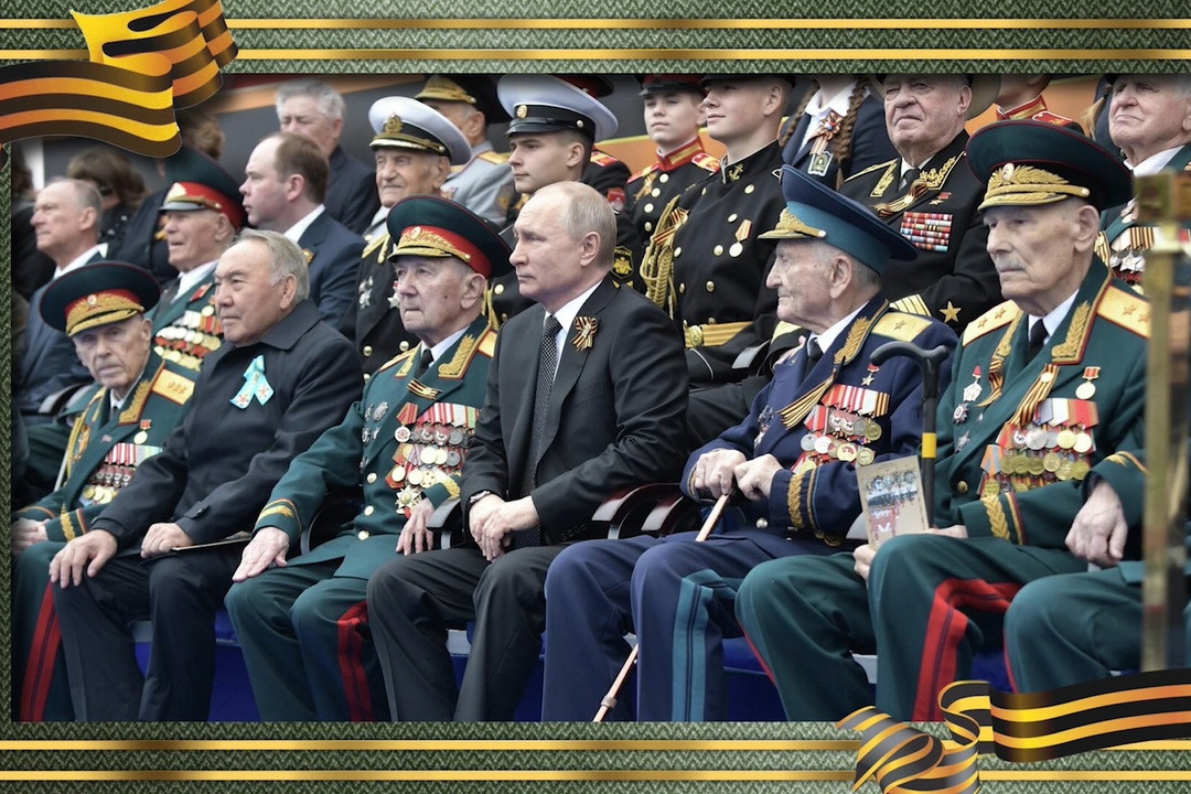 Ребятам говорят, что традиция чествовать героев — часть культуры России