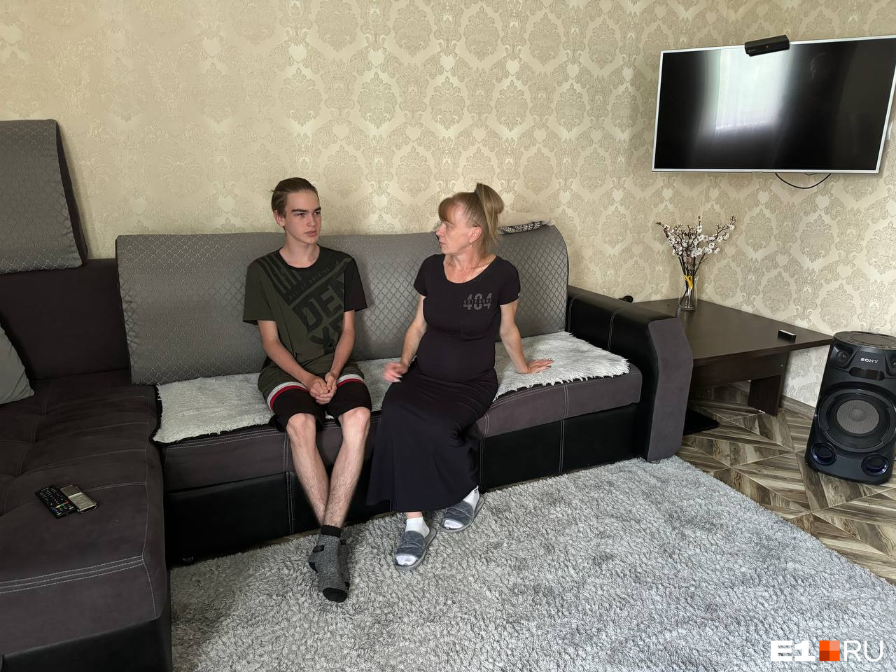 На Урале продали дом вместе с беременной хозяйкой и ее детьми за то, что бывший муж стал банкротом