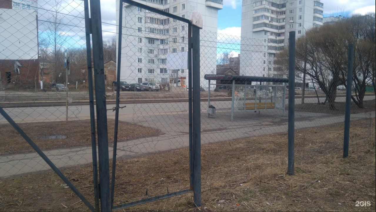 Ограждение на площадке рядом с парком Победы Ограждение на площадке рядом с парком Победы