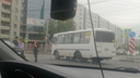 В Челябинске столкнулись такси и маршрутка. Пострадала 18-летняя девушка