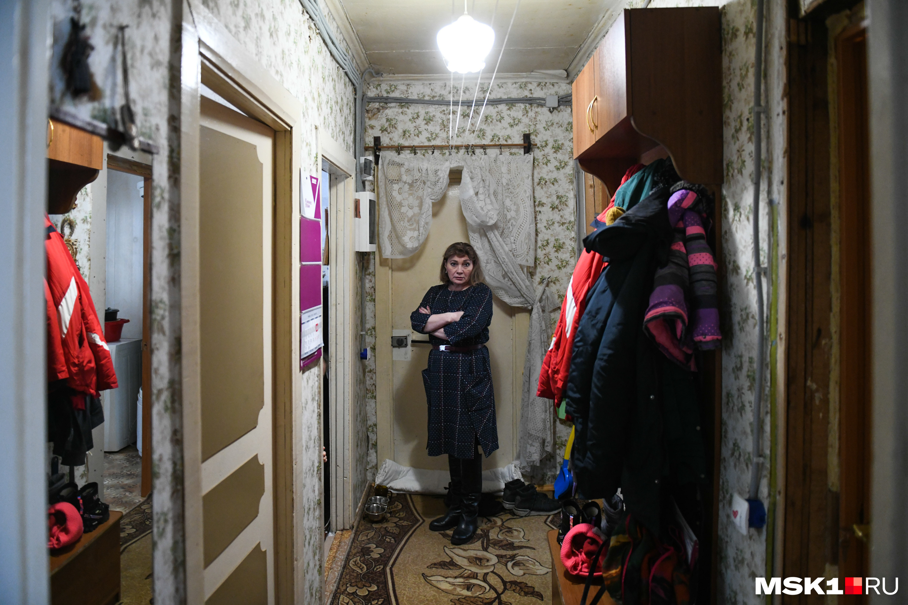 Елена проводит экскурсию по квартире, где нет отопления Елена проводит экскурсию по квартире, где нет отопления