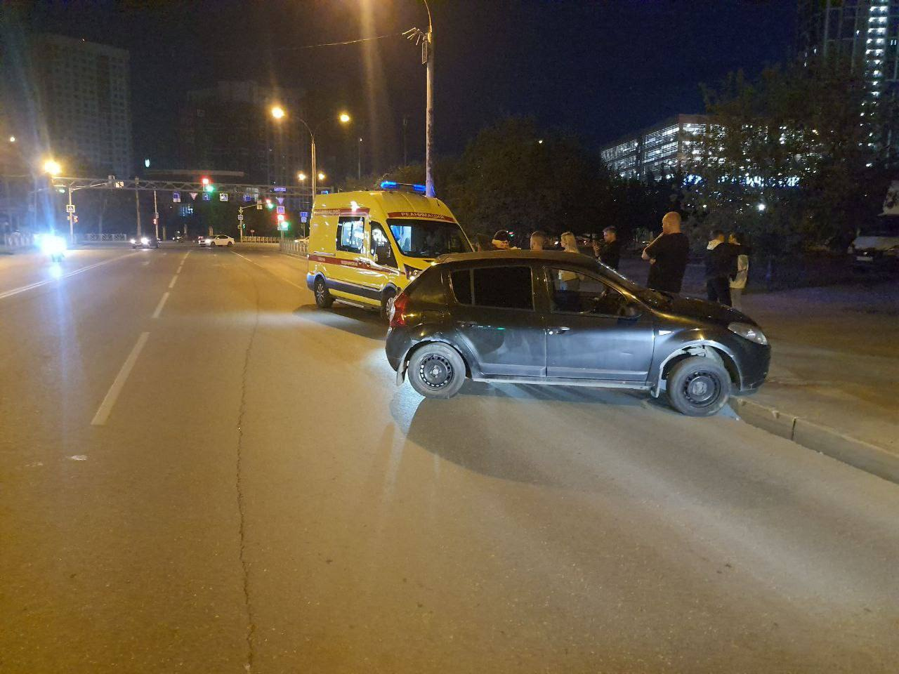 В Екатеринбурге водитель легковушки попал в ДТП. Мужчина скончался в больнице