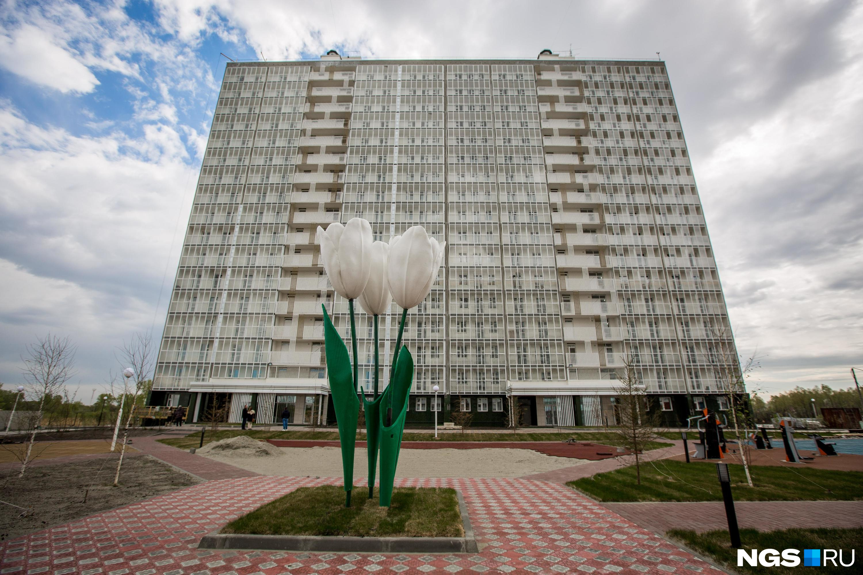 Новые жилые комплексы, вероятно, уделят больше внимания планировкам и будут уменьшать площади, чтобы снизить сумму чека покупки. При этом застройщикам рекомендуют облегчить проекты класса комфорт и улучшить экономкомплексы Новые жилые комплексы, вероятно, уделят больше внимания планировкам и будут уменьшать площади, чтобы снизить сумму чека покупки. При этом застройщикам рекомендуют облегчить проекты класса комфорт и улучшить экономкомплексы