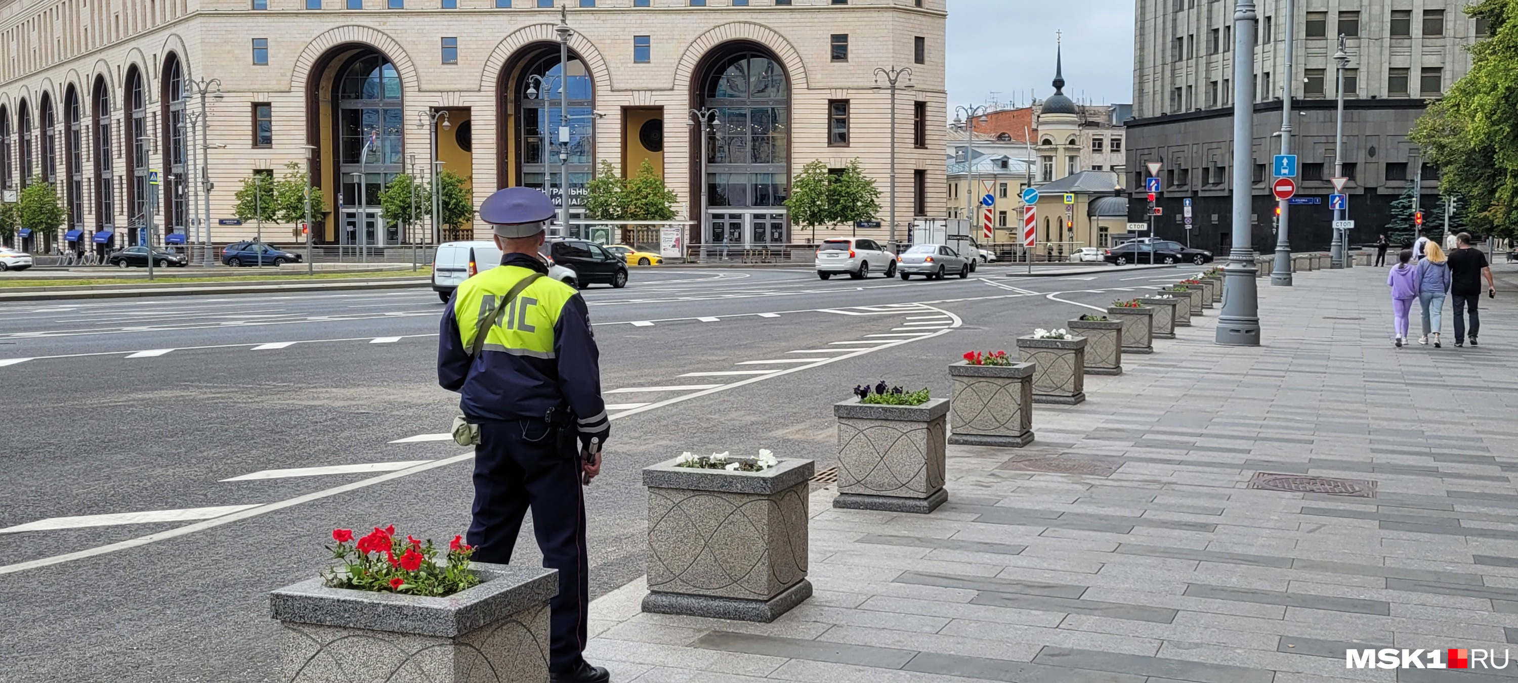 полицейские в москве