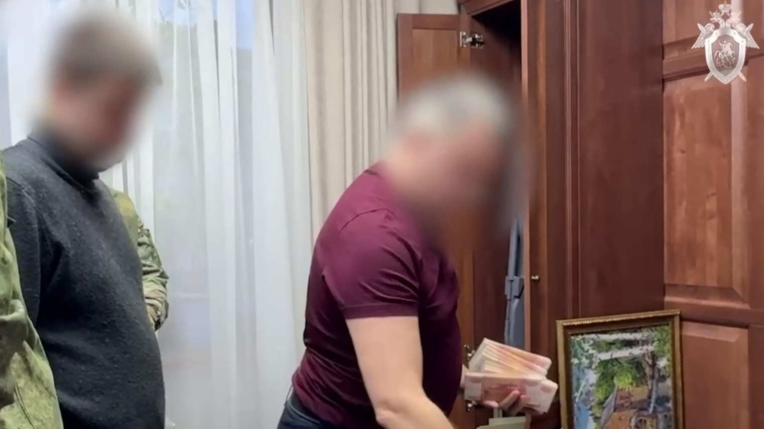 «Здравствуйте, с обыском»: следком показал кадры задержания экс-замгубернатора Кузбасса