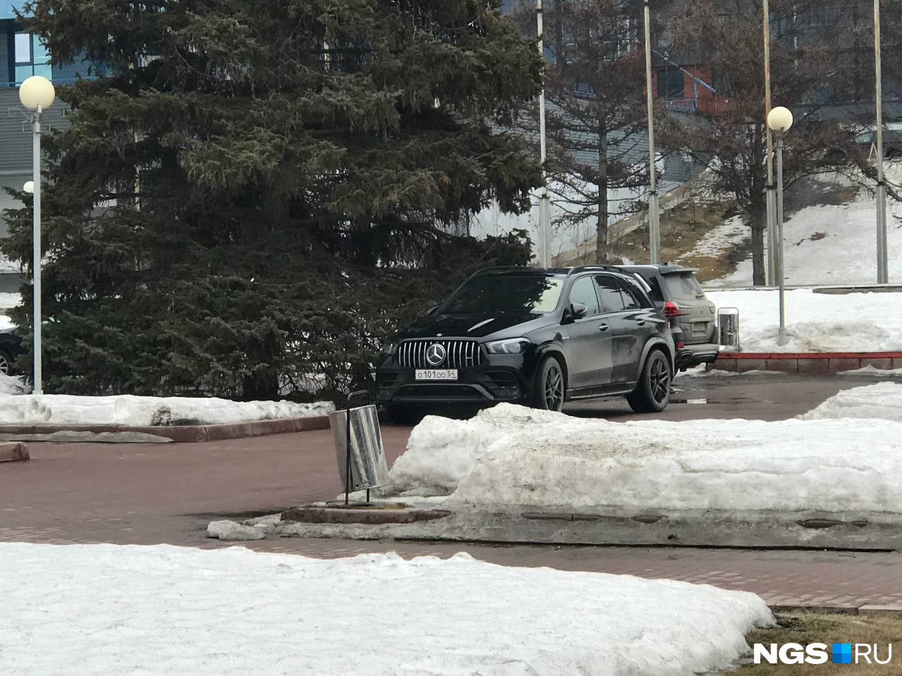 Mercedes принадлежит структуре, связанной с депутатом Сергеем Кальченко Mercedes принадлежит структуре, связанной с депутатом Сергеем Кальченко