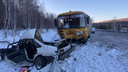 В Челябинской области женщина и ребенок погибли в аварии со школьным автобусом