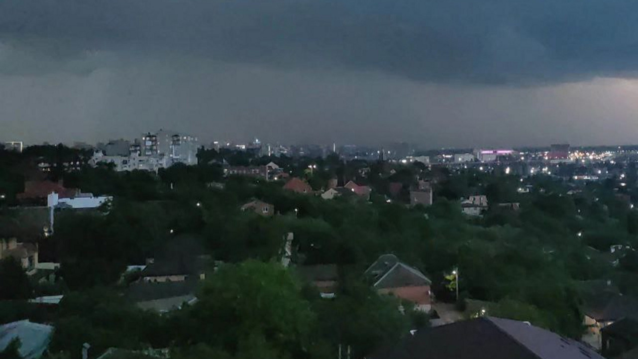 Ветер до 27 метров: в Ростове объявили штормовое предупреждение