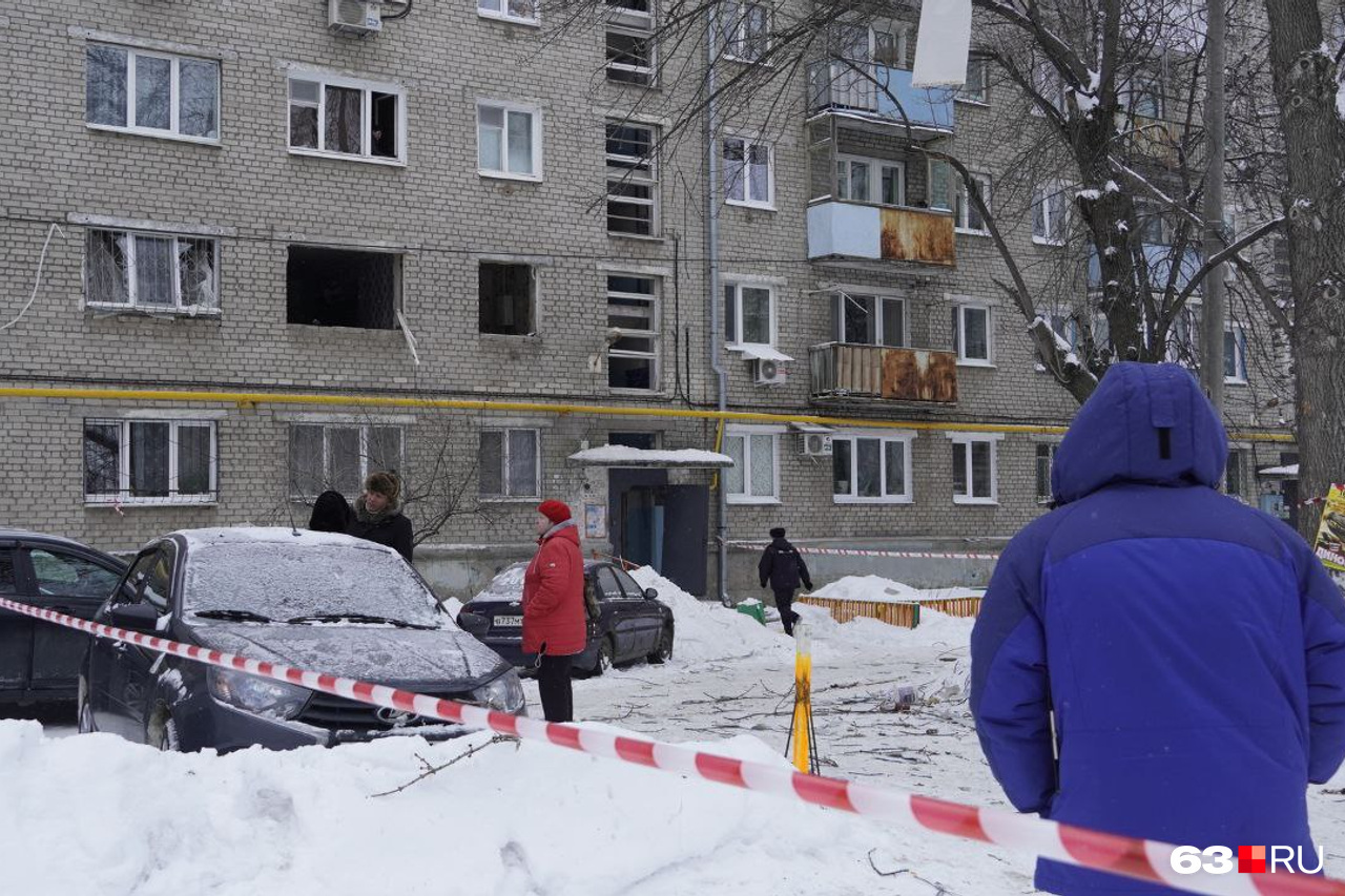 В доме 4 этажа на каждом