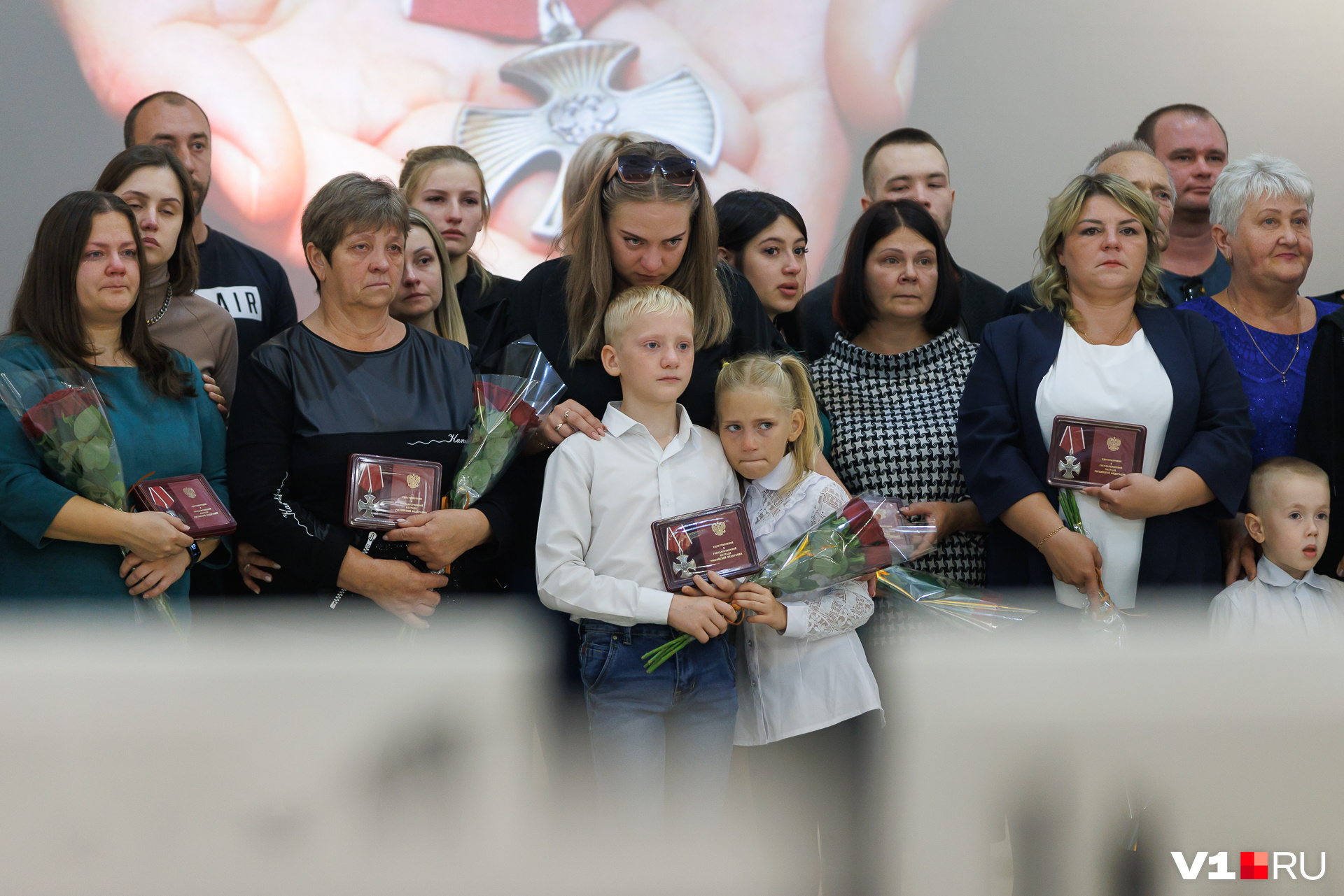 <a href="https://v1.ru/text/gorod/2023/09/12/72699026/" class="_ io-leave-page" target="_blank">Передача посмертных воинских наград</a> всегда становится тяжелым испытанием для родственников <a href="https://v1.ru/text/gorod/2023/09/12/72699026/" class="_ io-leave-page" target="_blank">Передача посмертных воинских наград</a> всегда становится тяжелым испытанием для родственников