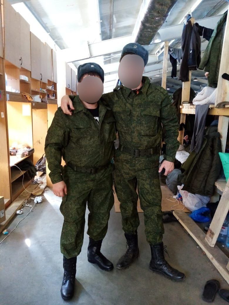 На следующий день после получения повестки Евгения увезли в Омск На следующий день после получения повестки Евгения увезли в Омск
