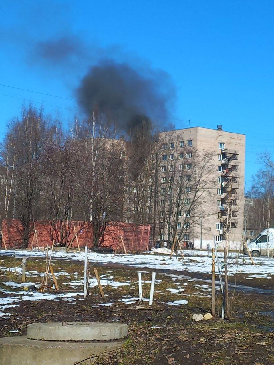 Почти 40 человек эвакуированы из-за пожара в огромной коммуналке на  Коллонтай | 08.04.2023 | Санкт-Петербург - БезФормата