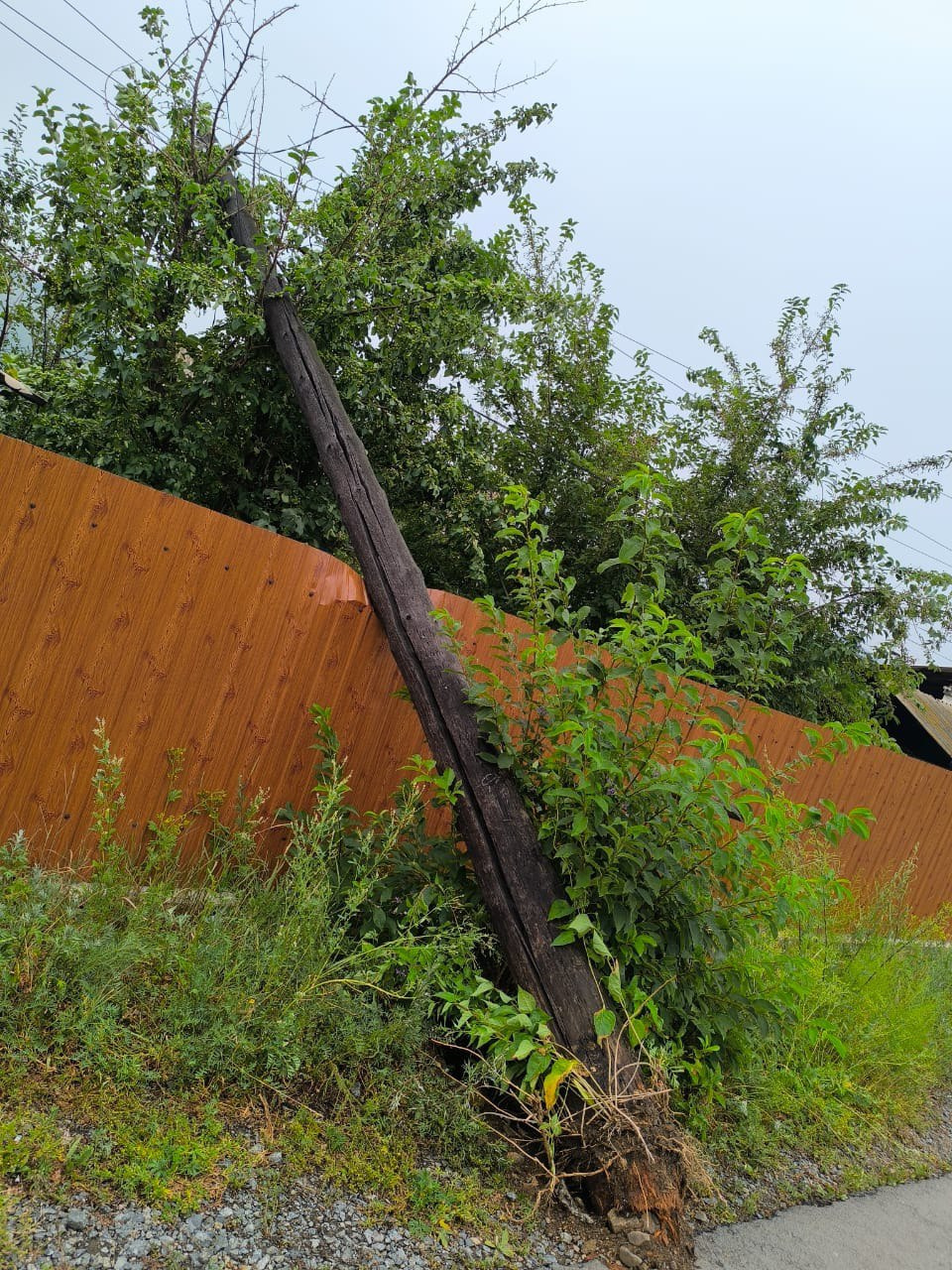 Жители поселка в Забайкалье показали последствия ураганного ветра