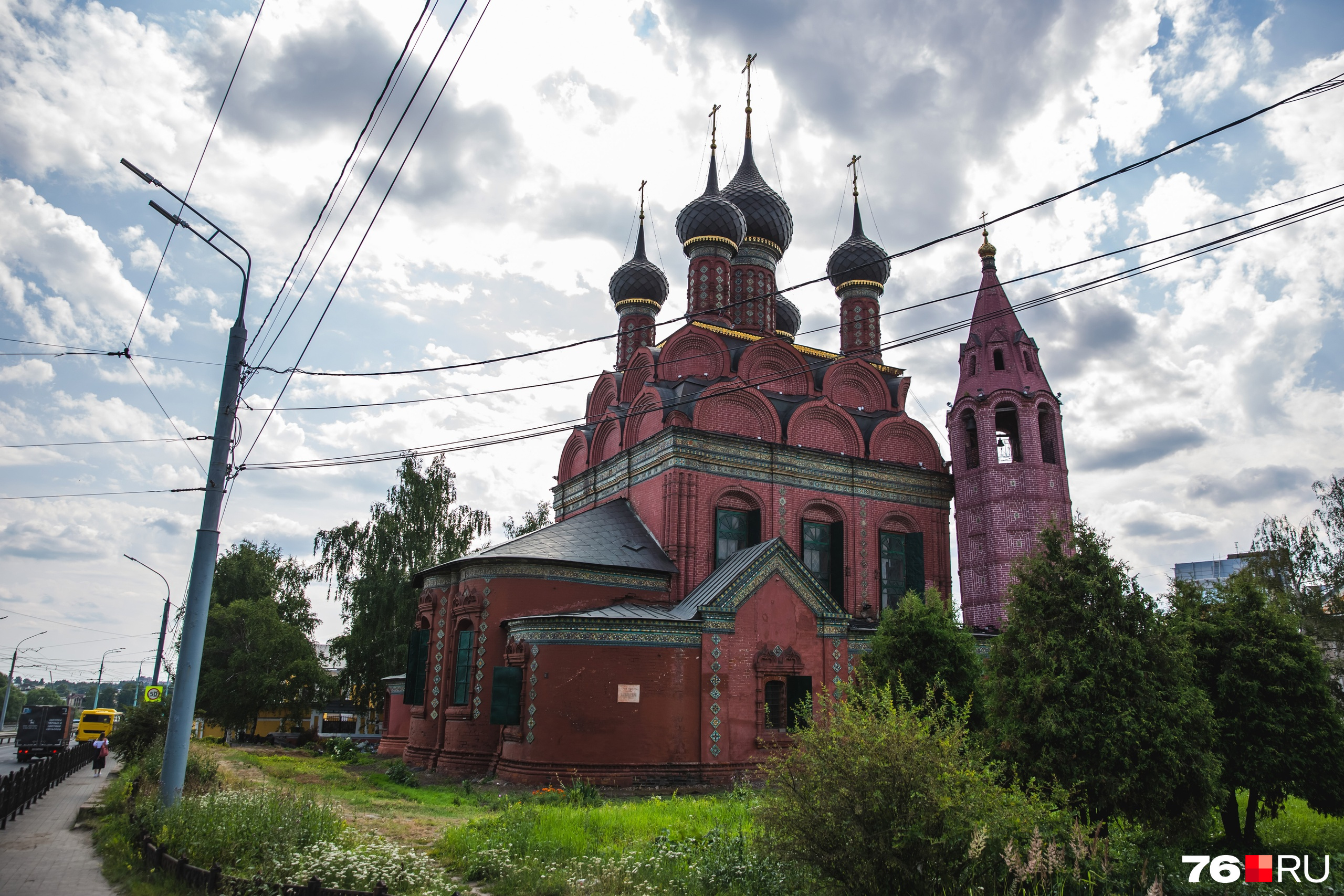 Церковь Богоявления красное на Волге