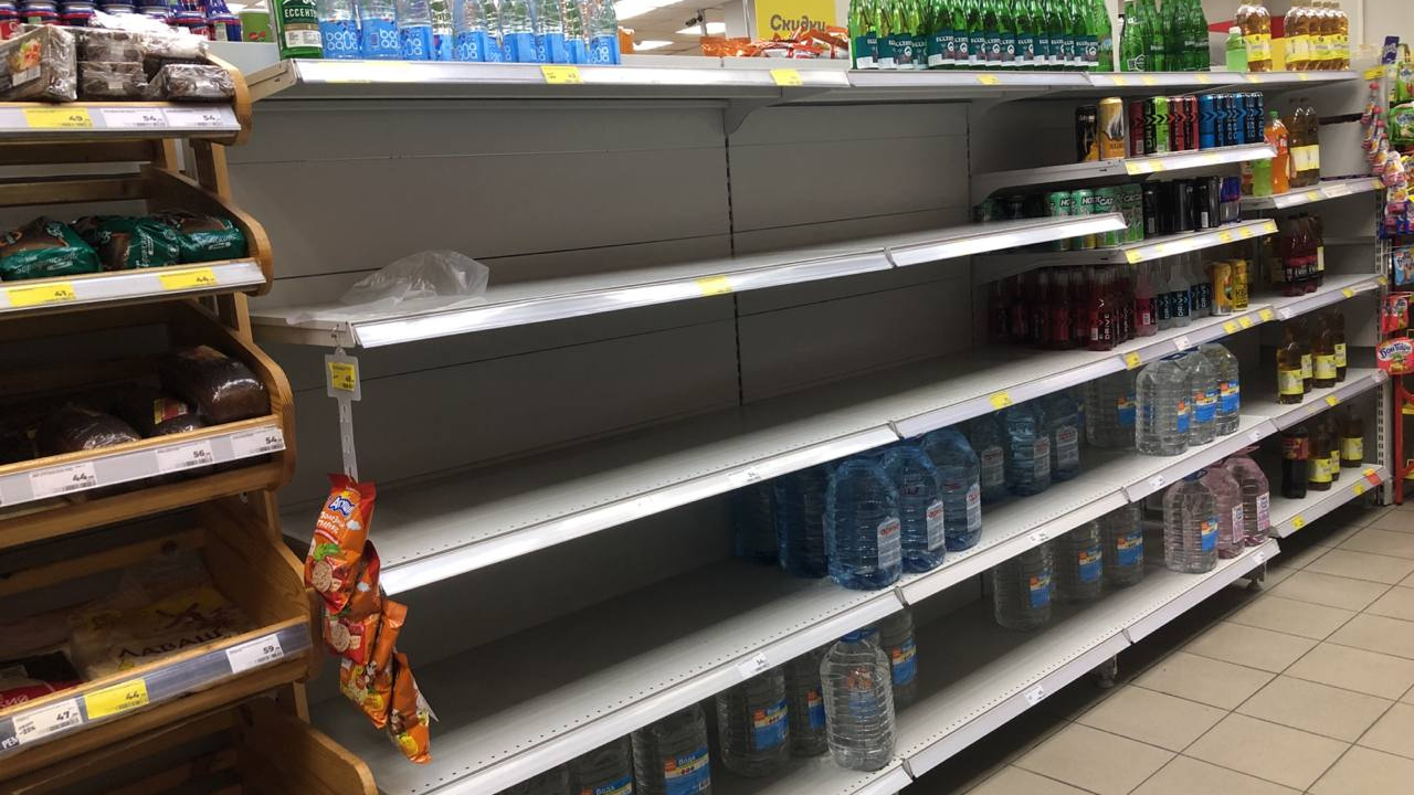 «Полки напоминают конец 80-х». Почему в Краснодаре пропали продукты из магазинов?