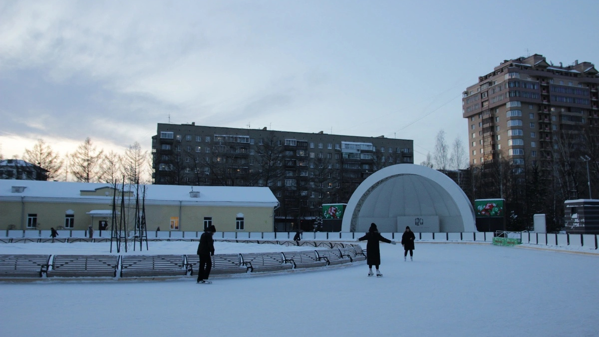 В Новосибирске завершил работу главный каток в Центральном парке — где еще можно покататься