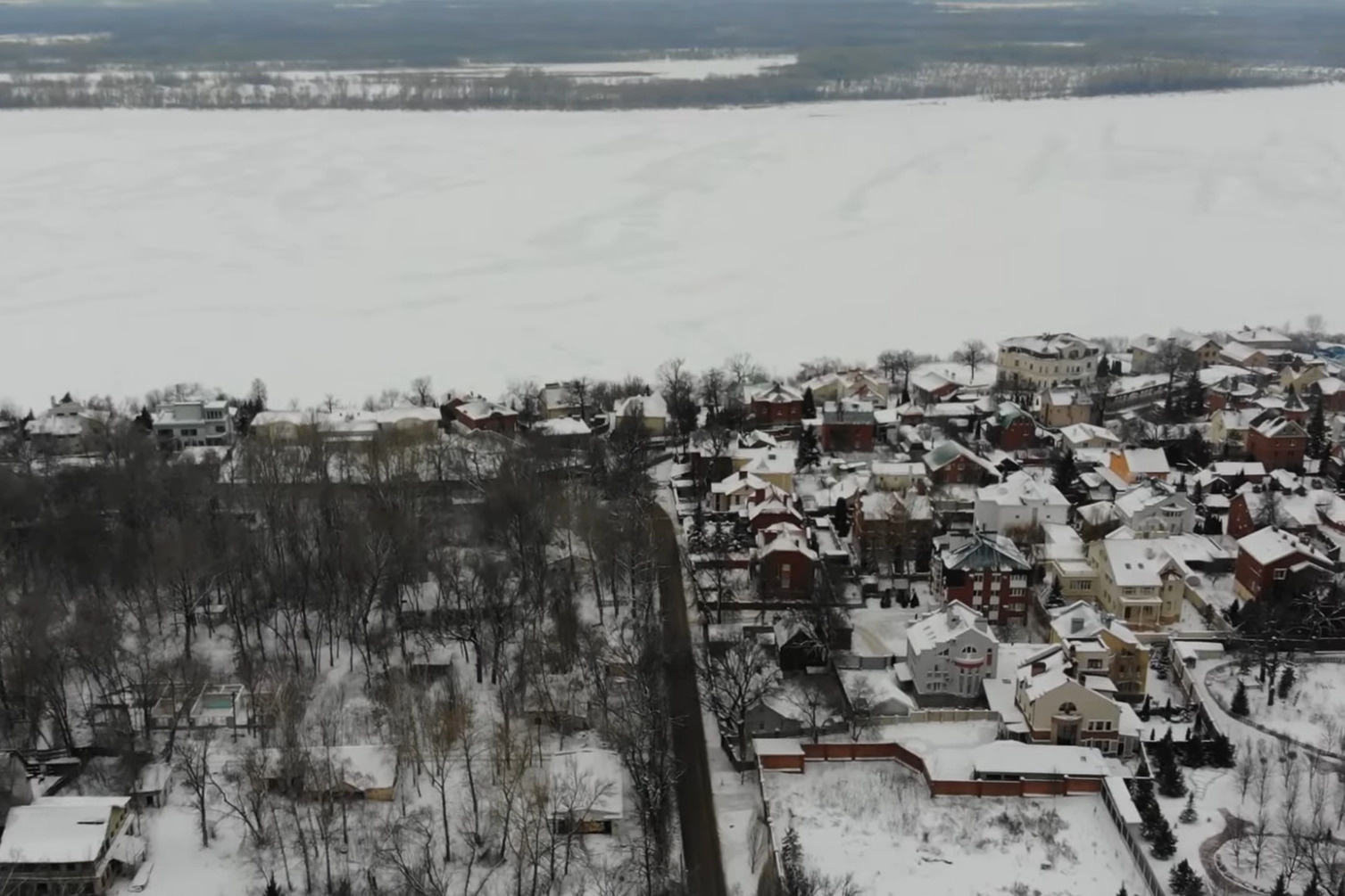 Собственный дом. Стоит ли продавать землю. Участок земли. Объекты недвижимости. Инвестиции в землю.